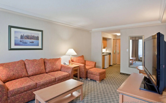 Holiday Inn Hotel & Suites North Vancouver by IHG