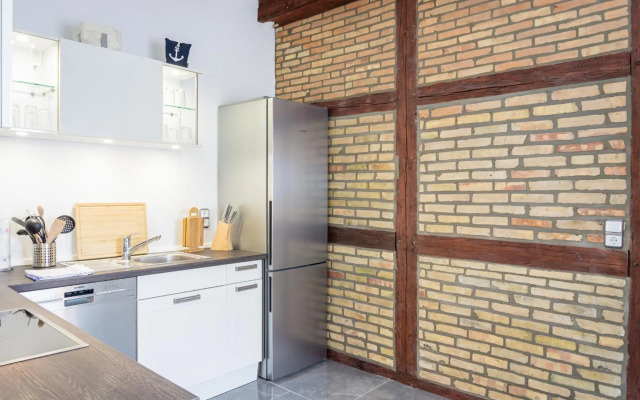 Mien Tied MITTENMANG