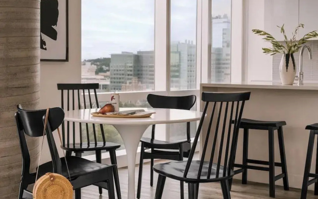 Sonder by Marriott Bonvoy Pierce Boston Apartments Fenway