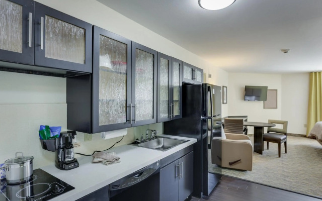 Candlewood Suites College Station At University by IHG