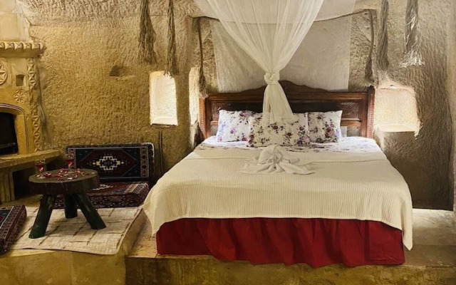Ela cave house