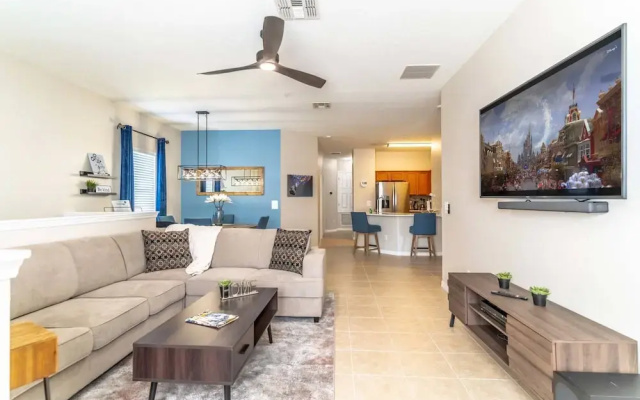 7526 Oakwater