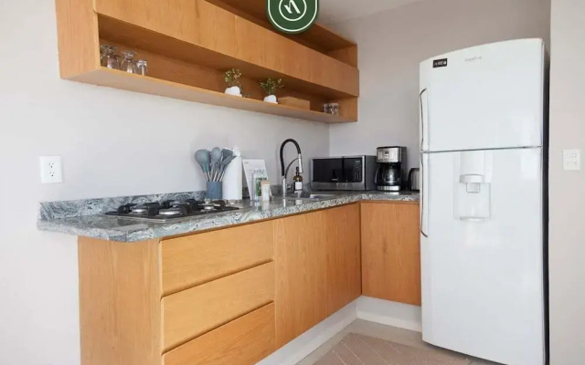 Ocean View 2BR Condo - Private Terrace - Beach