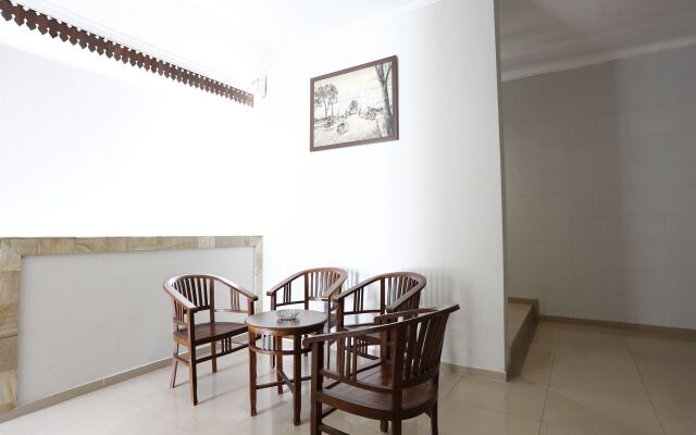 RedDoorz Plus near Adisucipto Airport 2