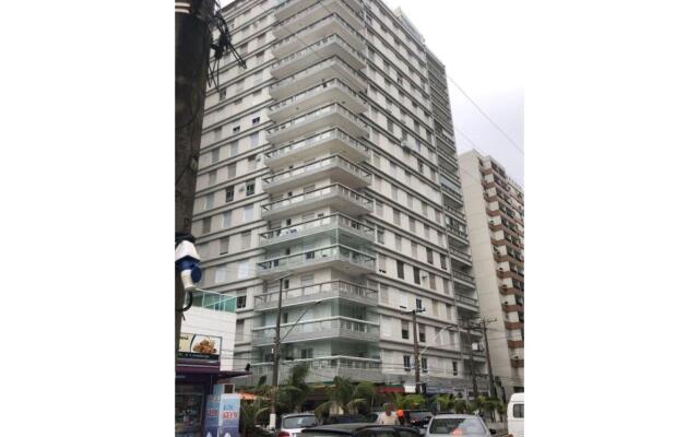 Moderno Estúdio 50m do mar com garagem e Wi-Fi