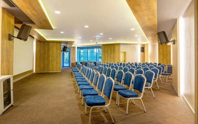 Design Plus Seya Beach Hotel