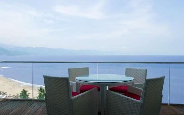 Unlimited Luxury Villas - Icon Vallarta Condo