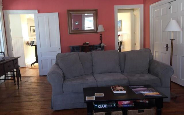 Eddington House Inn - Bed And Breakfast - Adults Only