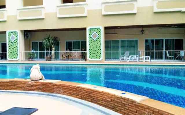 Large Studio Condo Jomtien