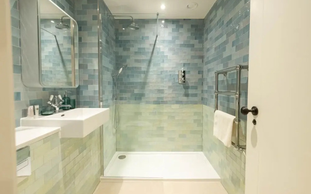 Three Bed Apts near Spitalfields Mkt