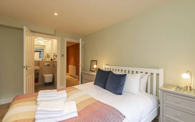 JOIVY Stylish 2 Bed Flat In Notting Hill