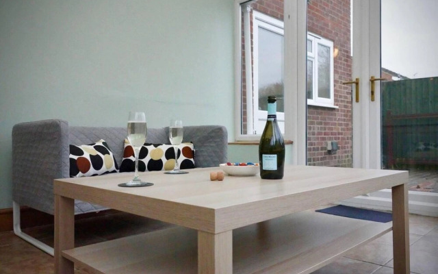 Captivating 4-bed House in Milton Keynes