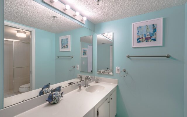 Bahia Del Mar P-401 by Vtrips