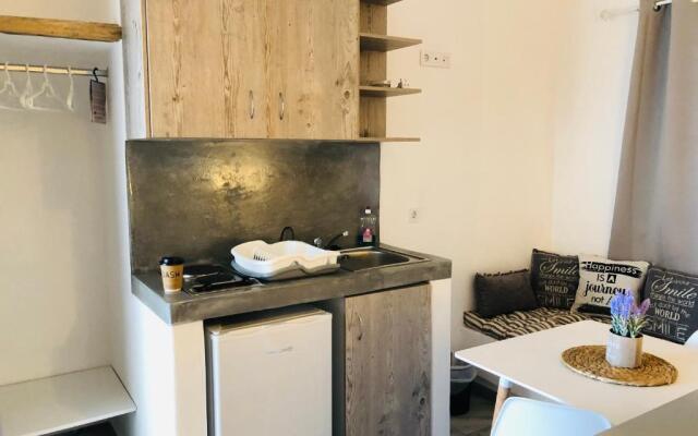 Santanna White Houses