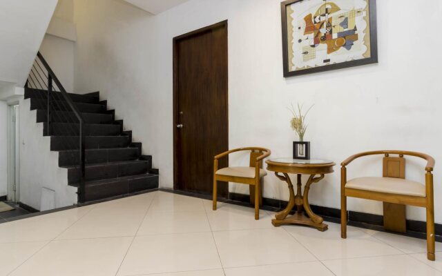 Avalon Kelinci by RedDoorz