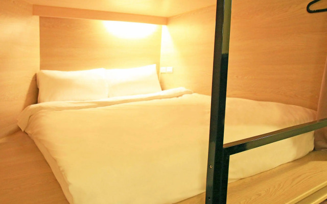 Starbox Hostel