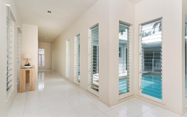 Laguna Retreat