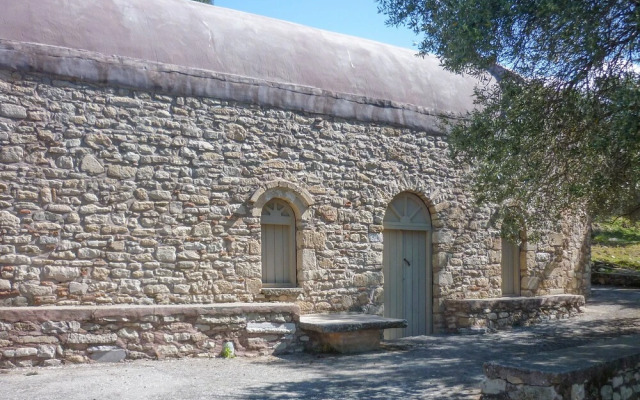 Zeus Traditional House