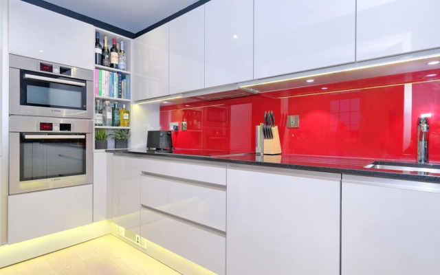 Stunning Central Two Bedroom Executive Apartment