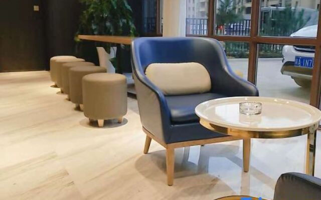 Magnotel Hotel (Weinan Duhua Road Haixing City)