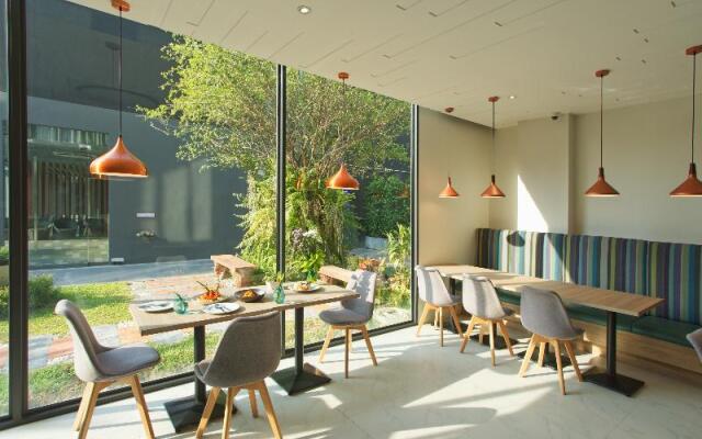 Canalis Suvarnabhumi Airport Hotel