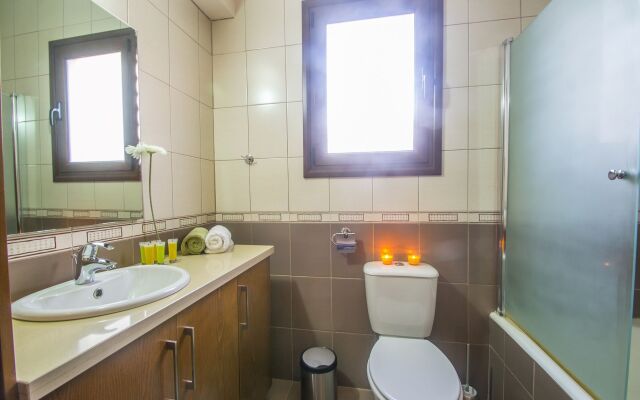 Ismini Lagoon Villa