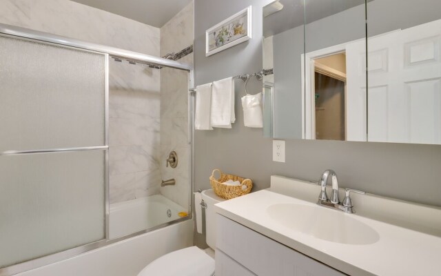 Home w/ Deck & Community Pool in Tobyhanna!