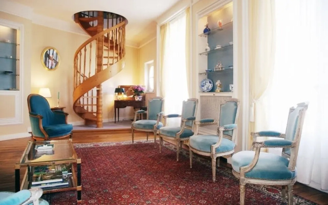 216500 - Beautiful 120 sqm duplex apartment for a family or two couples to rent in a privileged area