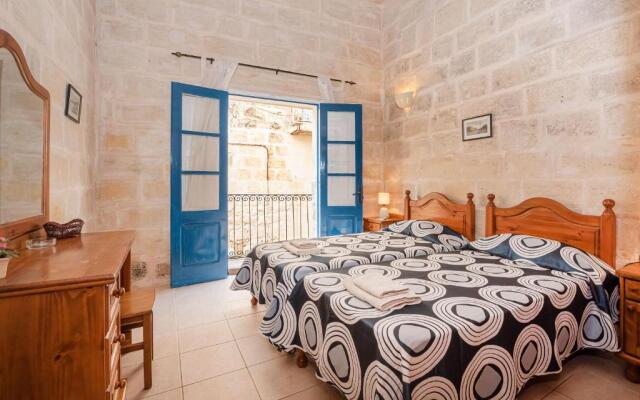 "3 Bedroom House of Character in Rabat Near Mdina"