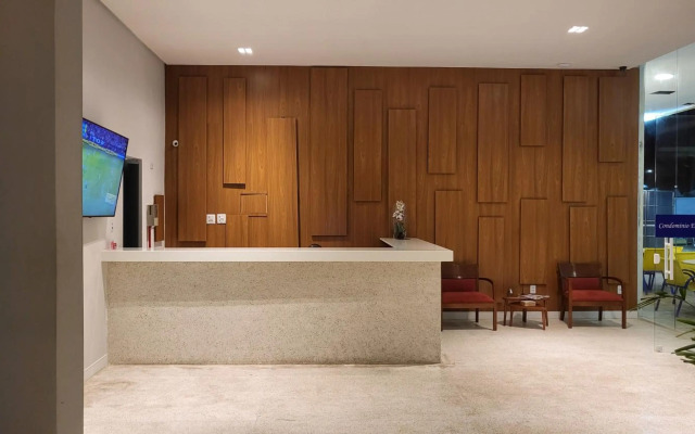 Flat no Farol da Barra 129