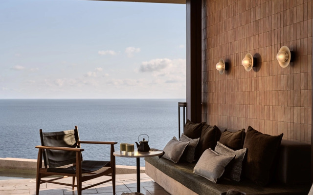 Acro Wellness Suites - Adults Only