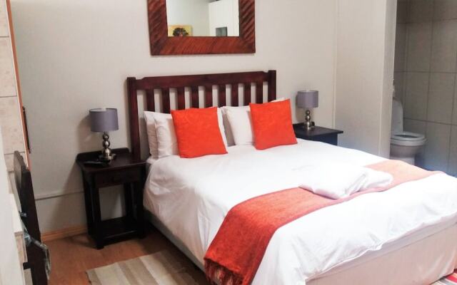 "room in B&B - Room for 6 - Amarachi Guesthouse in Swakopmund Namibia Near Beach and Malls!"