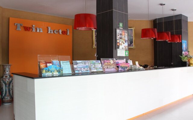 Twin Hotel
