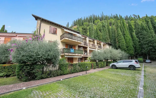 Verde Giada-shared Pool & Parking