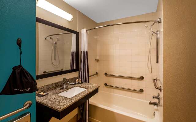 La Quinta Inn & Suites by Wyndham Midland North