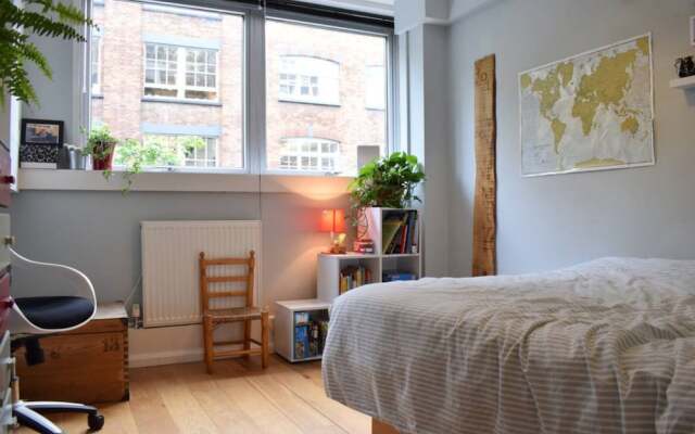 2 Bedroom Flat In Farringdon