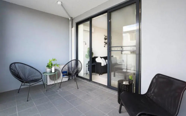 Boutique Apartment - Nearby Transport & Mall