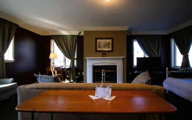 Delamater Inn