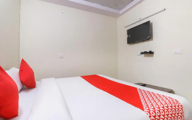 OYO 62711 Krishna Residency