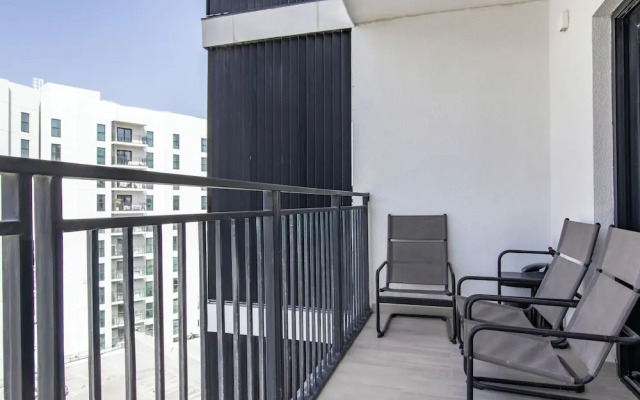 Bloomfields Luxurious 2Br Water Edge