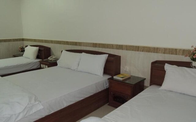 Favour Hotel