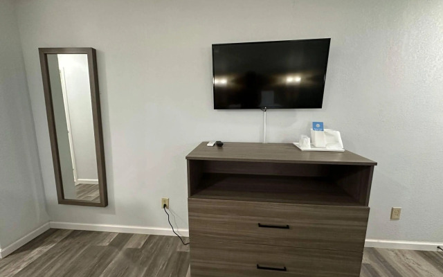 Suburban Studios Newport News – Hampton