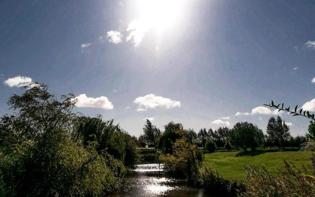 No. 6 Lake View Lodges