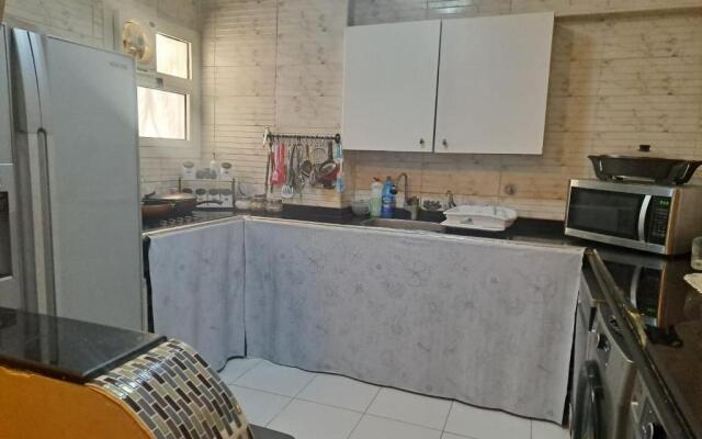 Lovely 3 bedroom condo with balcony families
