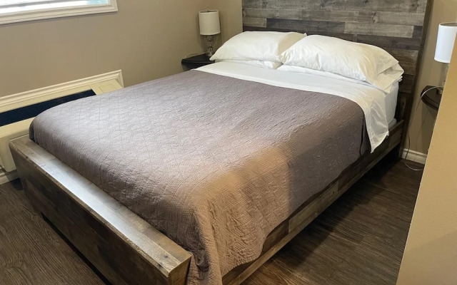 Timber Wolf Inn Motel