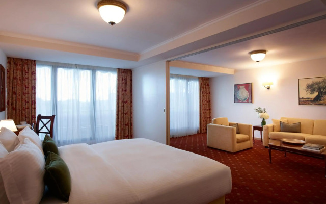 Titania Hotel