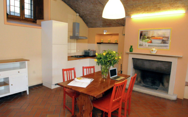 Modern Apartment in Monticelli Brusati with Pool