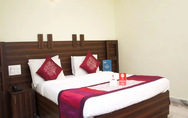 Shree Darshini Guest House by OYO Rooms
