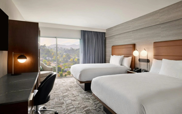 Courtyard by Marriott Los Angeles - Sherman Oaks