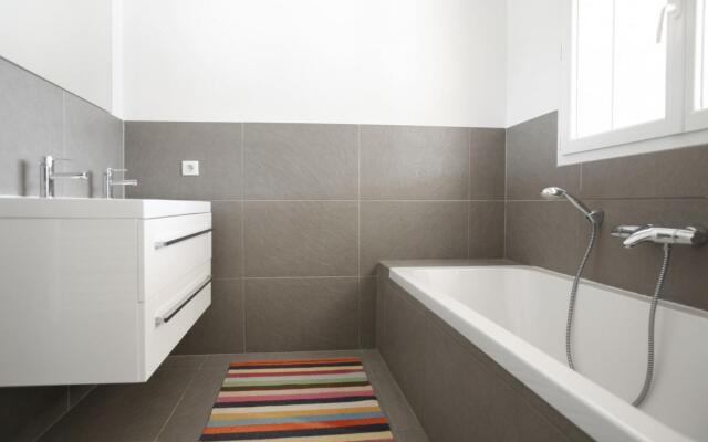 Peaceful Villa With Pool & Views